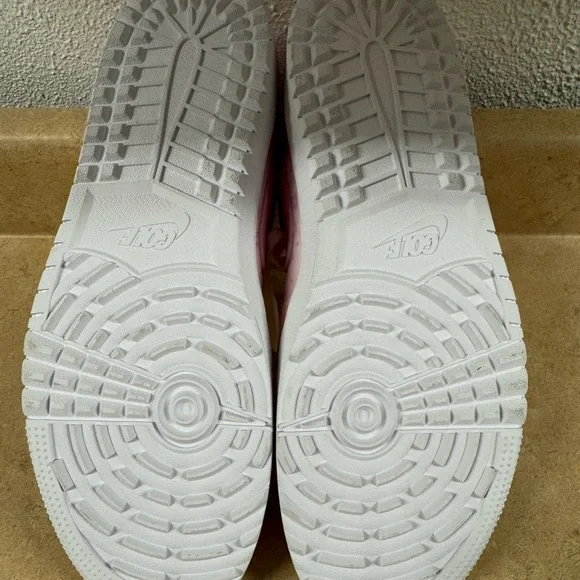 Nike Men's Low-Top Sneakers in Pink and White - Picture 10 of 12